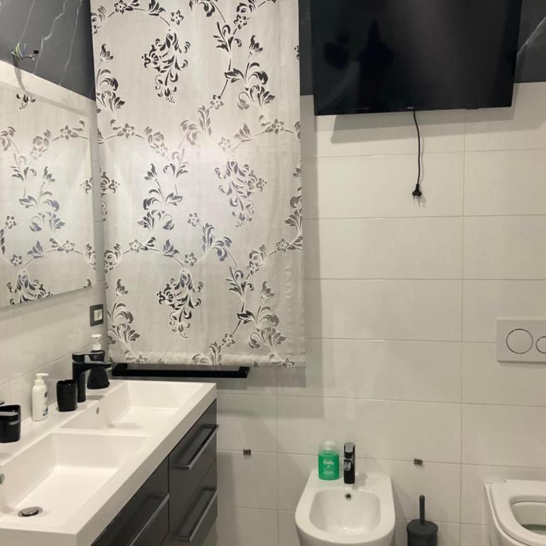Al chiaro di luna - Two-Bedroom Apartment - 12