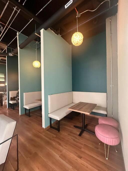 Modern Hotel Apartment with Dedicated Workspace - Apartamento de 1 dormitorio - 24