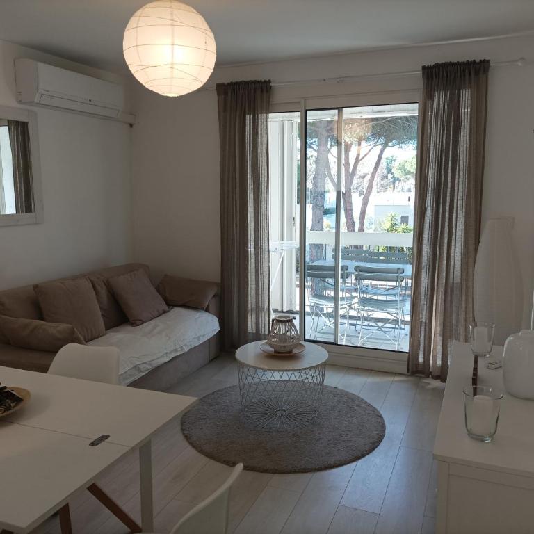 Agréable Appartement Proche Plage - Linge de lit et Toilettes en option - One-Bedroom Apartment - 1