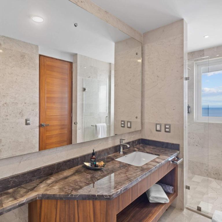 Blue Horizon Luxury Condo - Apartment - 32