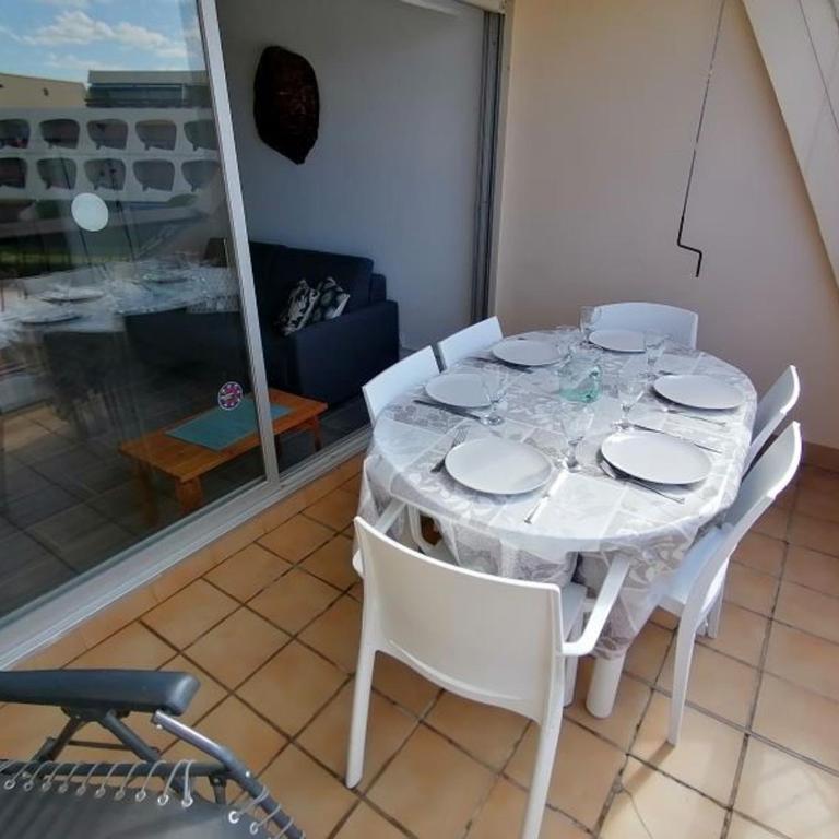 Appartement refait 2 pièces avec piscine et parking - FR-1-731-106 - Appartement - 4