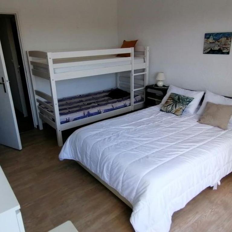 Appartement refait 2 pièces avec piscine et parking - FR-1-731-106 - Appartement - 9