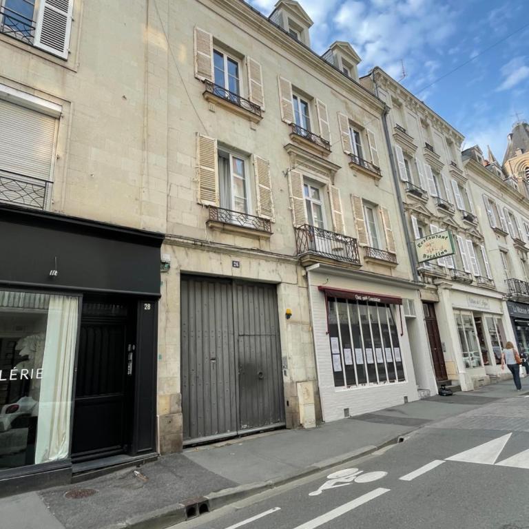 Grand loft 110m Cœur historique Angers et parking privé Rare - Appartement 2 Chambres - 6