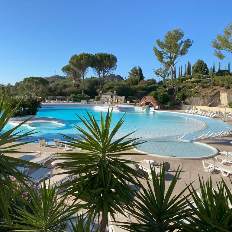 AGAY, Cap Esterel, magnifique vue mer panoramique et Esterel, terrasse, piscines, parking, dernier étage, 3 étoiles - Appartamento con 1 Camera da Letto - 21