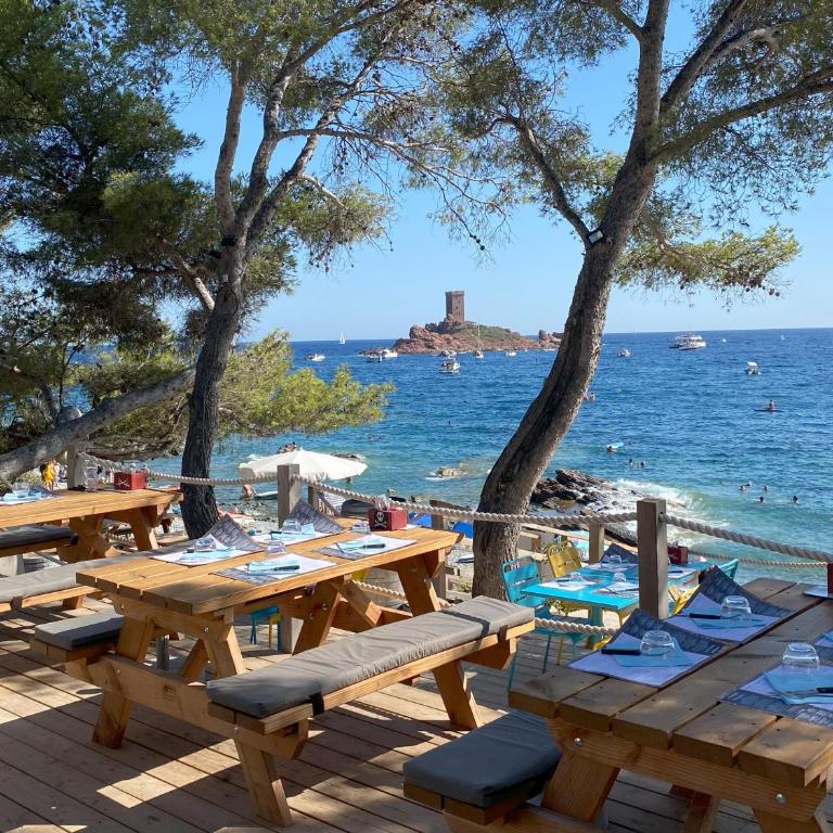 AGAY, Cap Esterel, magnifique vue mer panoramique et Esterel, terrasse, piscines, parking, dernier étage, 3 étoiles - Appartamento con 1 Camera da Letto - 20