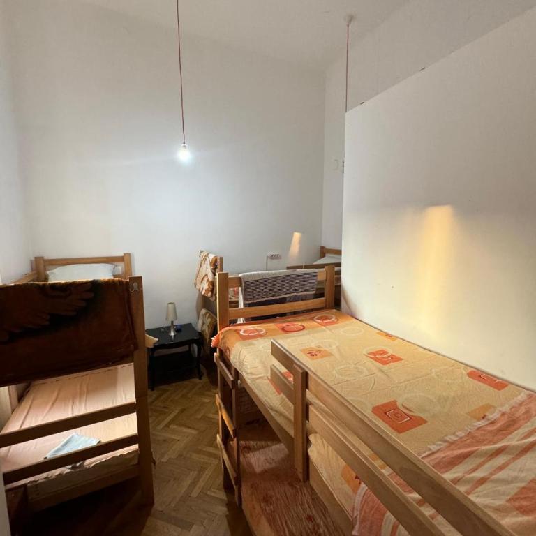 The Gates HOSTEL 2 - Krevet na Sprat u Muškoj Spavaonici - 5