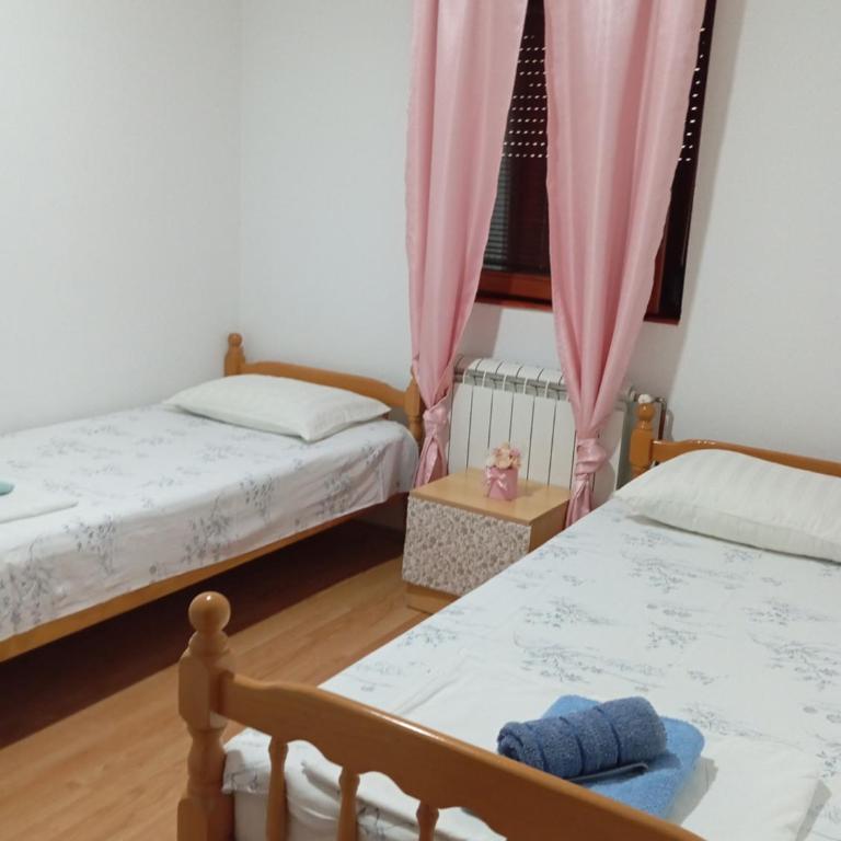 Kuća za odmor - Two-Bedroom House - 5