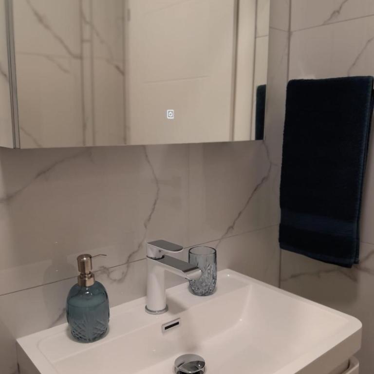 CasaBlanca Apartman - One-Bedroom Apartment - 12