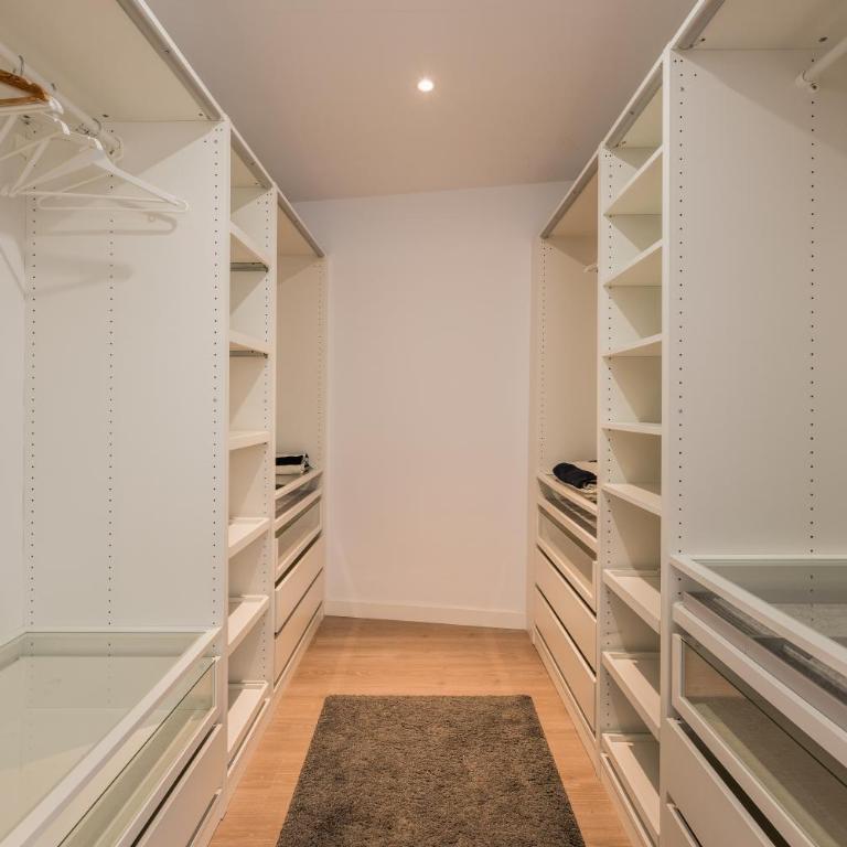MARBELLA LUXURY APARTAMENT El Dorado Puerto Banús, Nueva Andalucia, 4 bedrooms - Apartment - 25