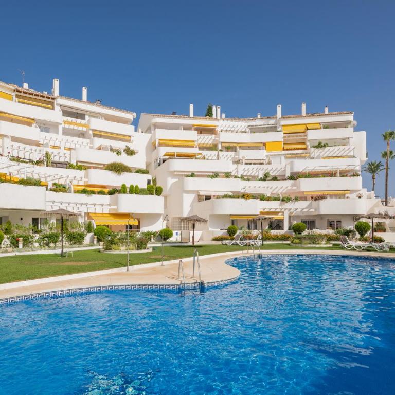 MARBELLA LUXURY APARTAMENT El Dorado Puerto Banús, Nueva Andalucia, 4 bedrooms - Apartment - 30