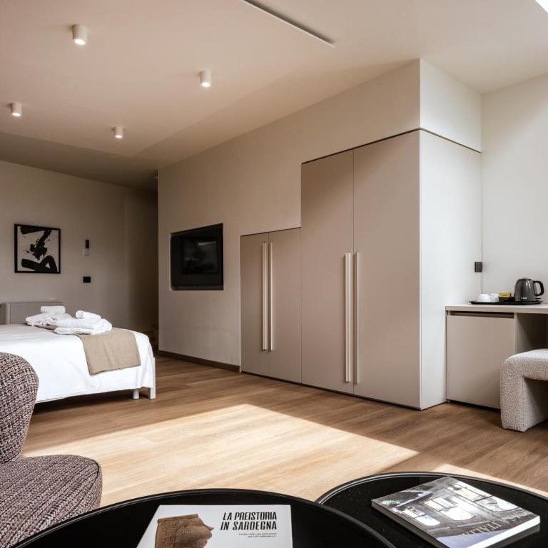 RH Lifestyle Rooms & Suites - Deluxe Loft Suite - Split Level - 2