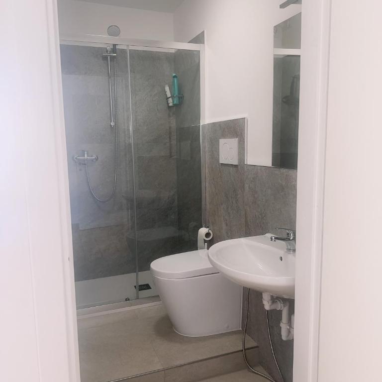 Lisa HOUSE - Posto Letto in Dormitorio Femminile per 4 Persone - 5