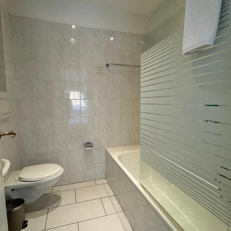Hotel Locanda Castagnola - Camera Matrimoniale con Bagno Privato - 5