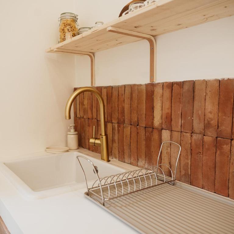 OAZA Design Apartments Jacuzzi Suite or Shower City Center Catania - Vacation Home - 21