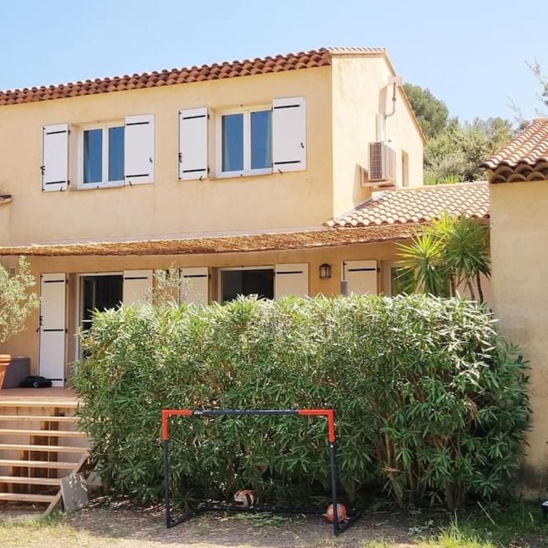 Villa Familiale Surequipée 16p Piscine Babyfoot Billard Boulodrome - Six-Bedroom House - 16