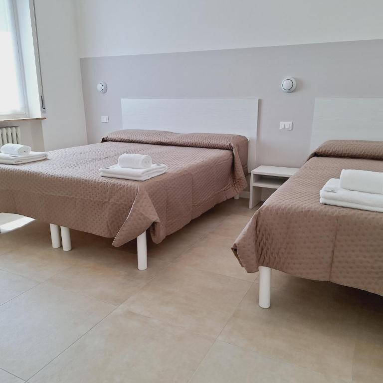 Re Lear Expo - Camera Tripla con Bagno Privato - 3