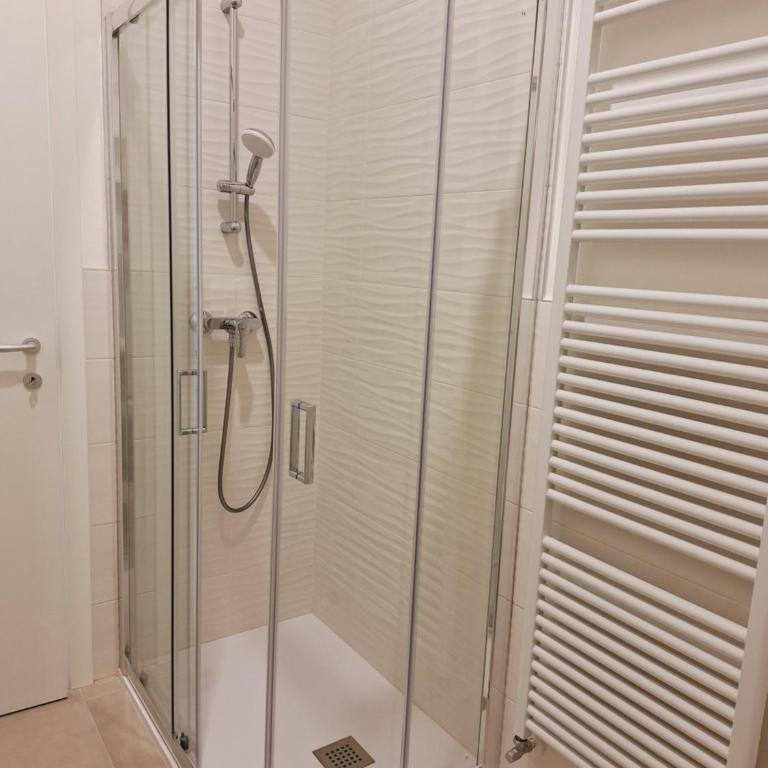 Re Lear Expo - Camera Tripla con Bagno Privato - 2