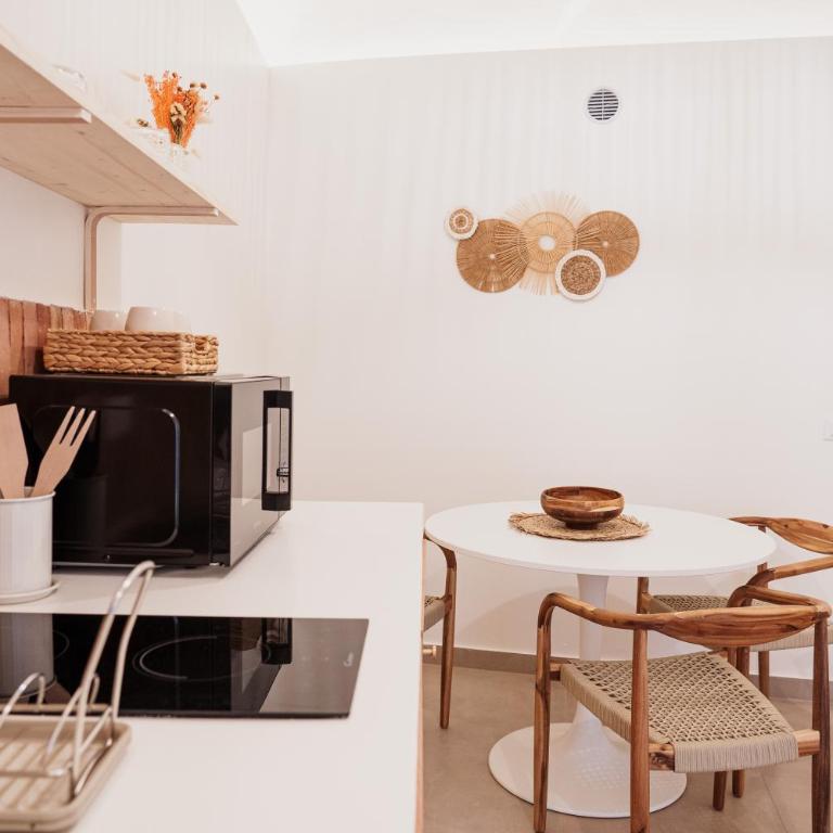 OAZA Design Apartments Jacuzzi Suite or Shower City Center Catania - One-Bedroom House - 9