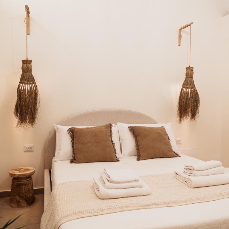 OAZA Design Apartments Jacuzzi Suite or Shower City Center Catania - One-Bedroom House - 1