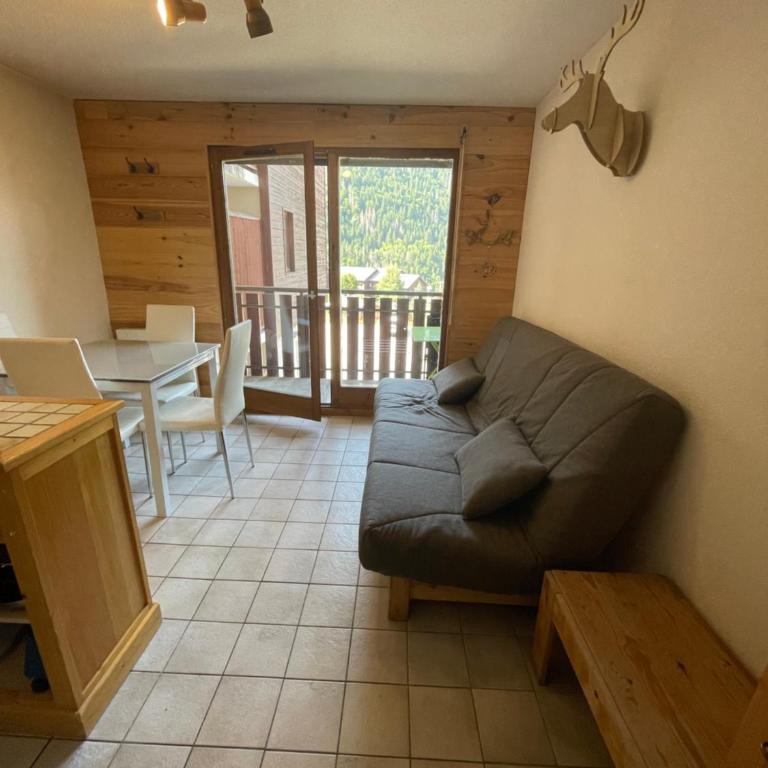 Le Pied des Pistes A13, Joli Studio tout confort 4 pers, vue vallée imprenable, DRAPS NON COMPRIS - Studio - Vue sur Montagne - 3
