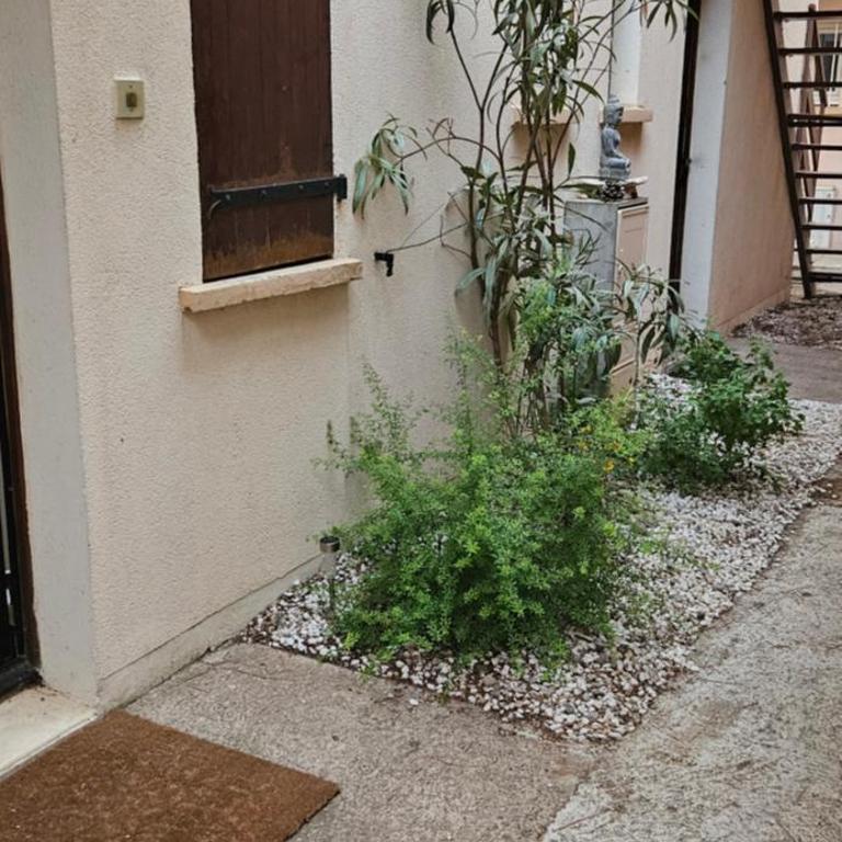 residence eureka T2 proche du camp - Apartamento de 1 dormitorio - 7