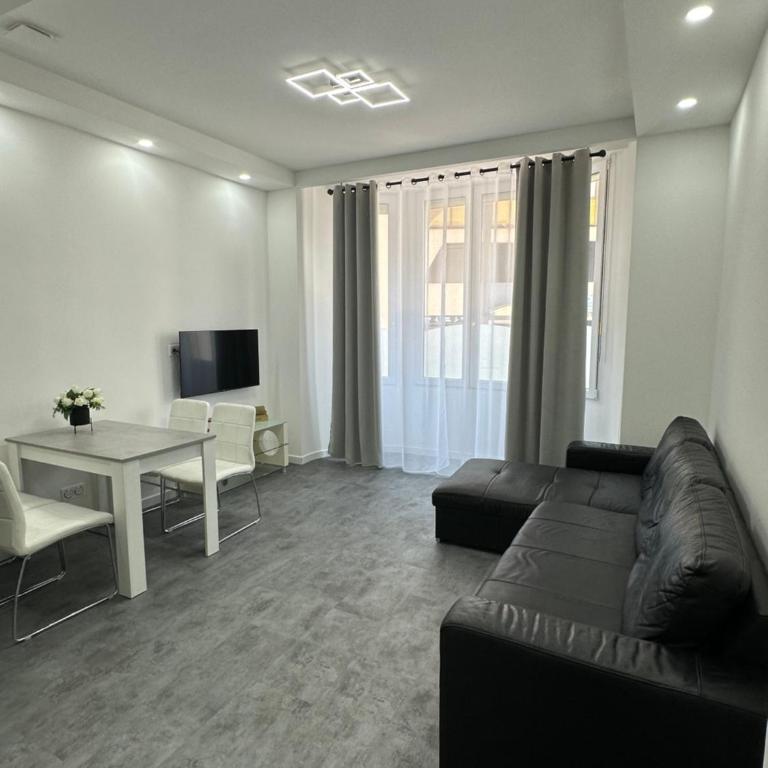 Appartement 3 pieces proche du Negresco - Appartement 2 Chambres - 3