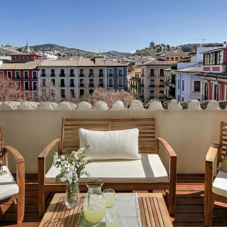 Mywhitewall Bib-Rambla - Three-Bedroom Apartment - 1