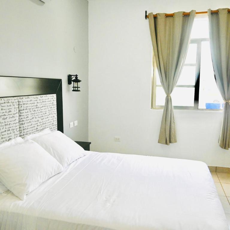 Spacious 3-story private house with ocean view - Five-Bedroom House - 30