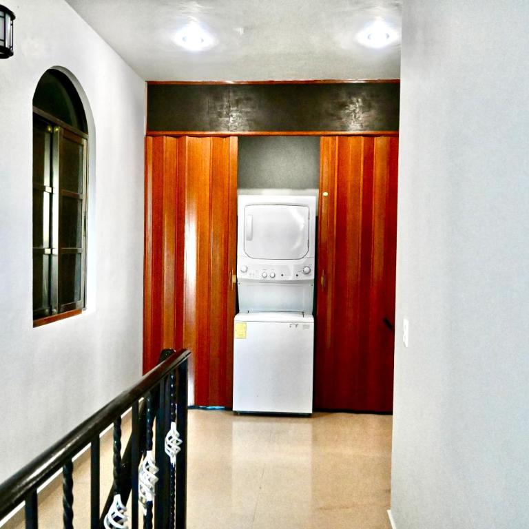 Spacious 3-story private house with ocean view - Five-Bedroom House - 40