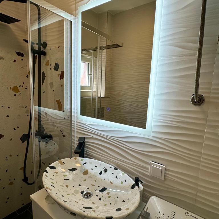 Apartman Bećir - Deluks Dvokrevetna Soba sa Bračnim Krevetom / 2 Zasebna Kreveta i Pogledom na Okean - 11