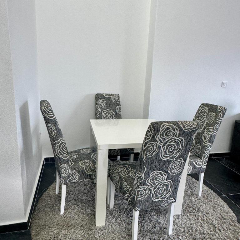 Apartman Bećir - Deluks Dvokrevetna Soba sa Bračnim Krevetom / 2 Zasebna Kreveta i Pogledom na Okean - 14