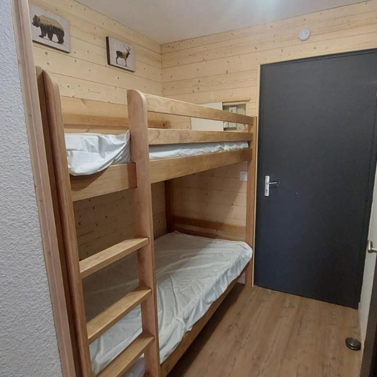 Studio cosy au pied des remontées,wifi,smart TV,parking - Appartement 1 Chambre - 10