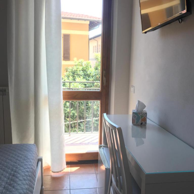 Gialel Pisa Guest House - Single Room with Private External Bathroom - 4