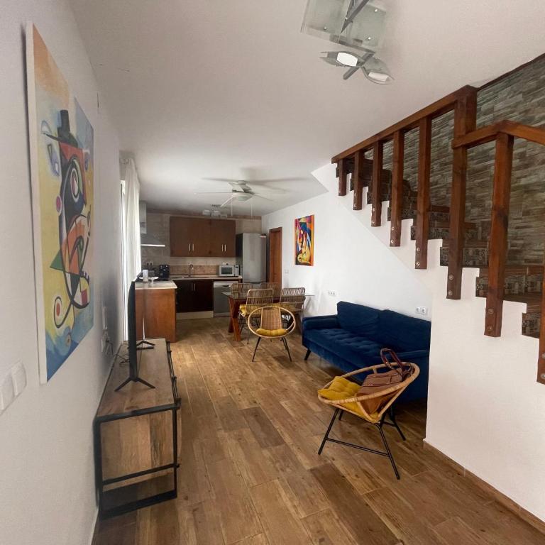 Casa Independiente Dos Plantas - Casa de 2 dormitorios - 3