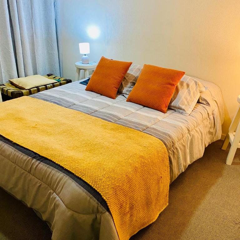 Departamento Central, con estacionamiento gratuito - Two-Bedroom Apartment - 5