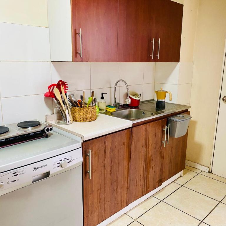 Departamento Central, con estacionamiento gratuito - Two-Bedroom Apartment - 6