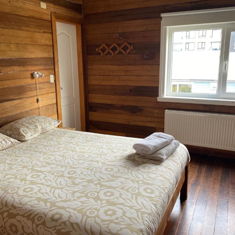 Hostal Compass del Sur - Family Room with Private Bathroom - 5