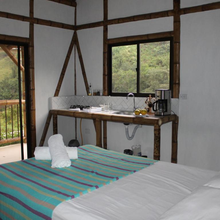 Cabaña Nido de Amazilia - Habitación Doble con baño privado - 1 o 2 camas - 16