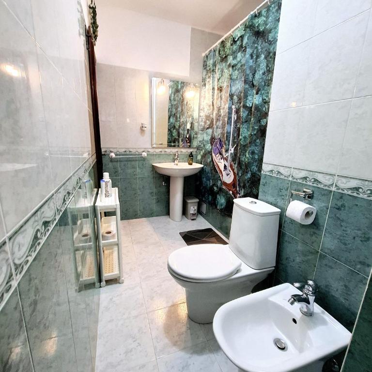 Kadena Apartments - Deluxe Double Room - 16