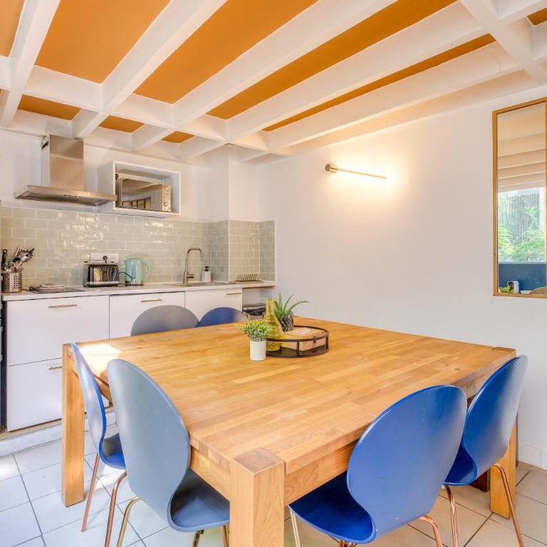 MONTMARTRE Sacré-Coeur, appartement jardin 6 à 8P - Apartamento de 3 dormitorios - 9