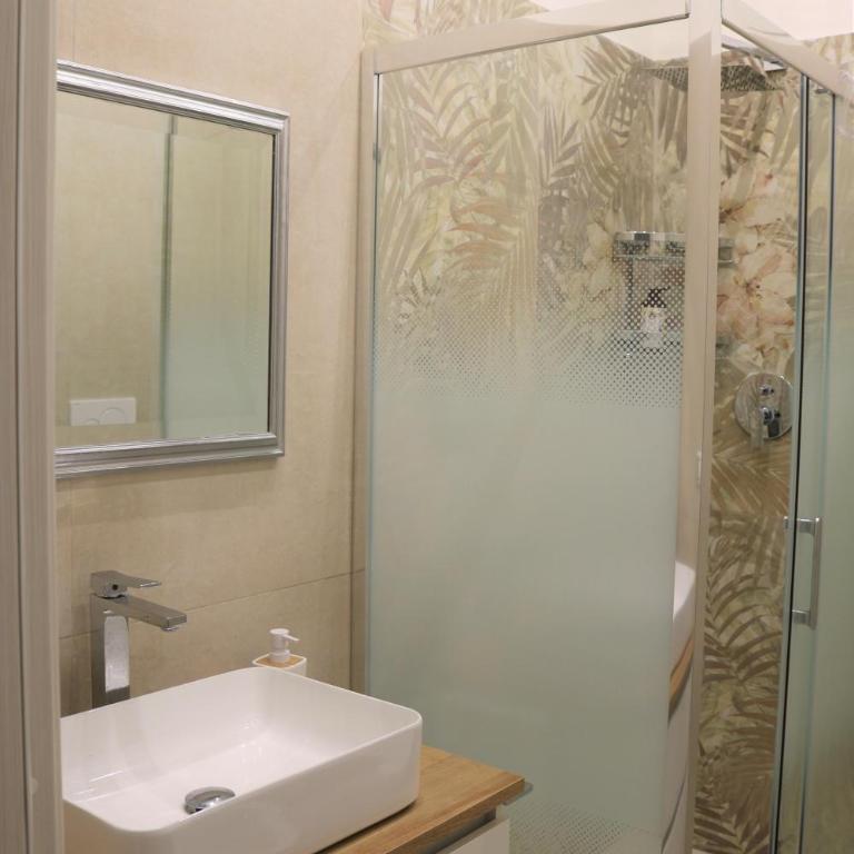 Flavio's home - Two-Bedroom Apartment - 12