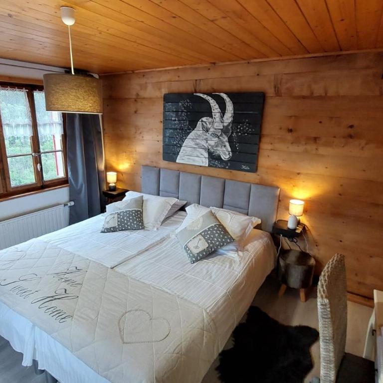 Auberge Restaurant les Aiguilles Rouges - Chambre Double ou Lits Jumeaux avec Salle de Bains Commune - 1