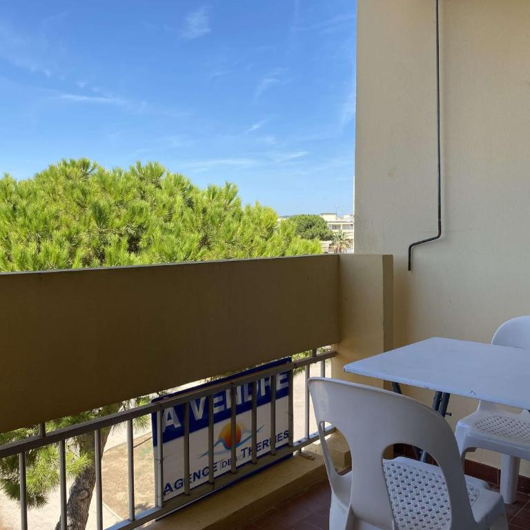Appartement T1 avec balcon, climatisation et parking à Balaruc-les-Bains - FR-1-553-267 - Apartment - 1