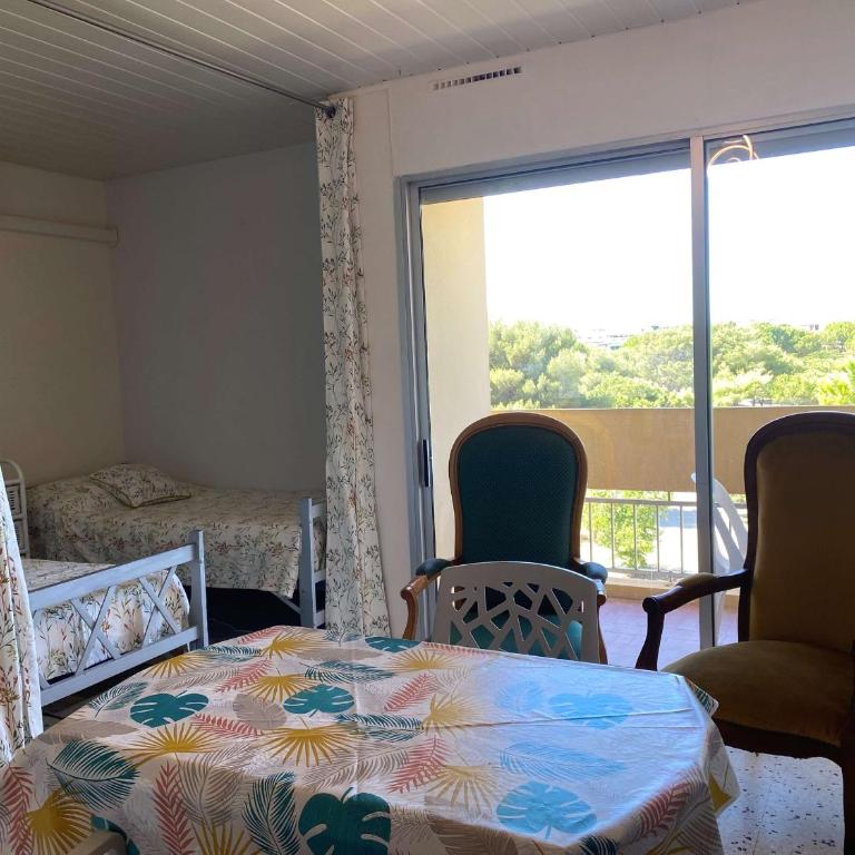 Appartement T1 avec balcon, climatisation et parking à Balaruc-les-Bains - FR-1-553-267 - Apartment - 3