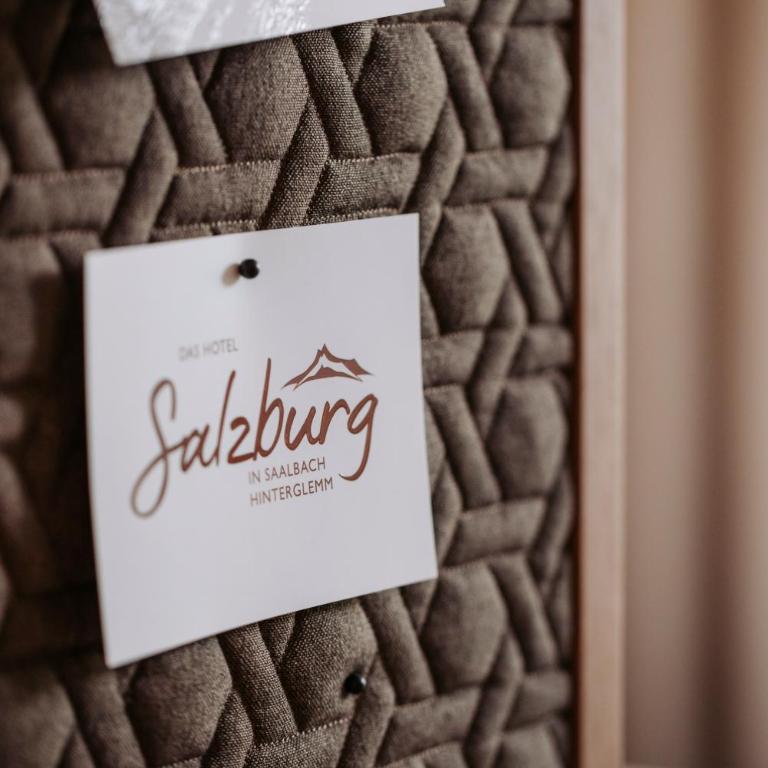 Hotel Salzburg - Deluxe Zimmer (2 Erwachsene & 1 Kind) - 3