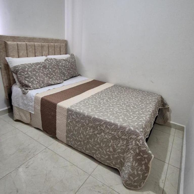 Cómodo apartamento cerca al Parque del Café - Three-Bedroom Apartment - 17