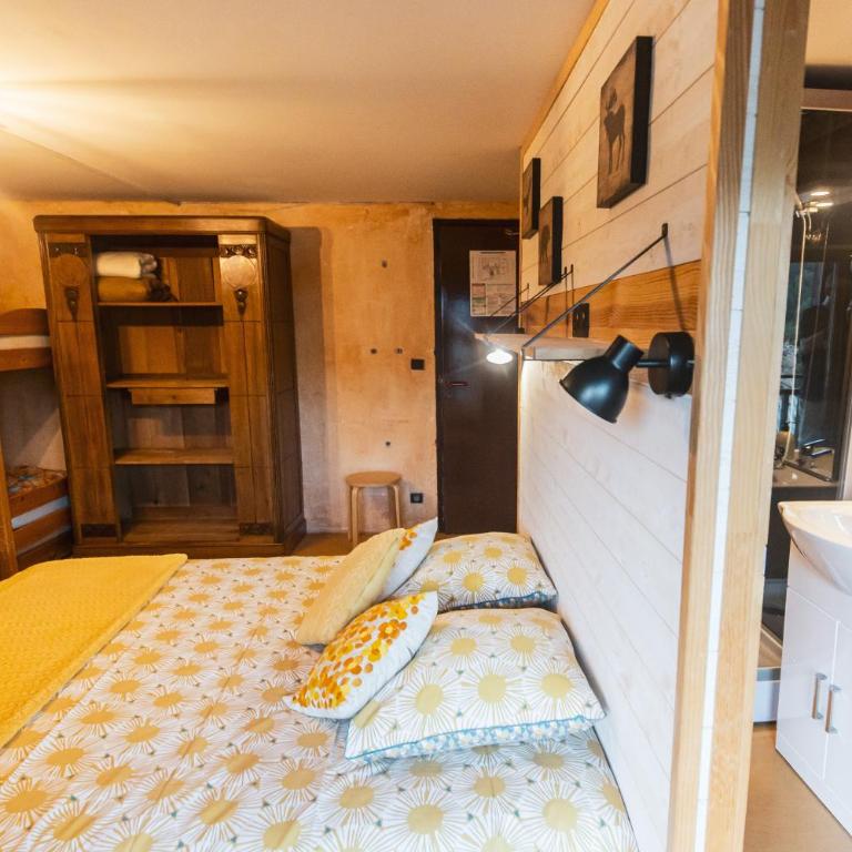 Gite L'Aurienchon - Chambre Familiale - Vue sur Montagne - 3