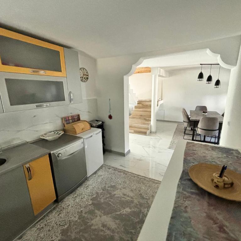 Peace Holiday Home - One-Bedroom House - 26