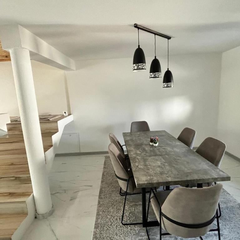 Peace Holiday Home - One-Bedroom House - 20