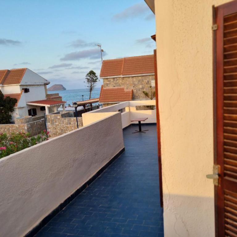 Villa Blanca Vista al mar, 30metros de la playa - Villa de 3 dormitorios - 60
